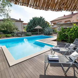 Cimic Villa