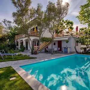 Neroli Villa